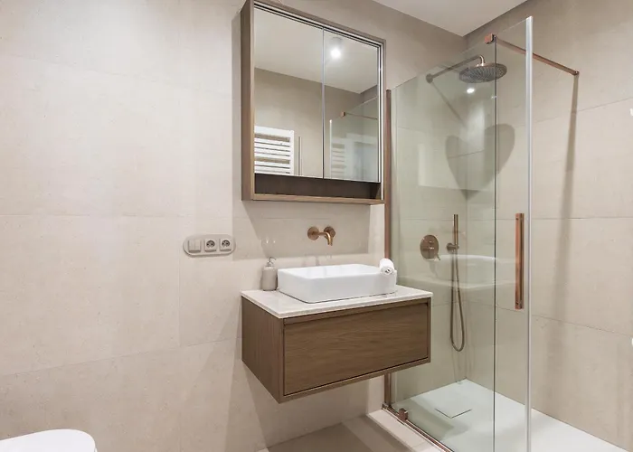 Glow - Porto Letnica Premium With Garden & Parking, Gym Apartamento