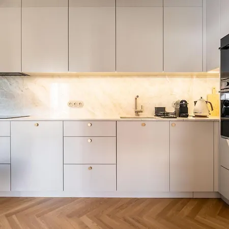 Glow - Porto Letnica Premium With Garden & Parking, Gym * 그단스크