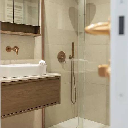 Glow - Porto Letnica Premium With Garden & Parking, Gym Апартаменты