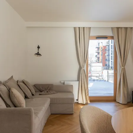 Apartament Glow - Porto Letnica Premium With Garden & Parking, Gym *