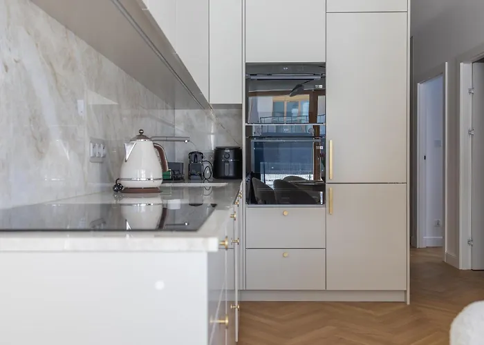 Апартаменты Glow - Porto Letnica Premium With Garden & Parking, Gym